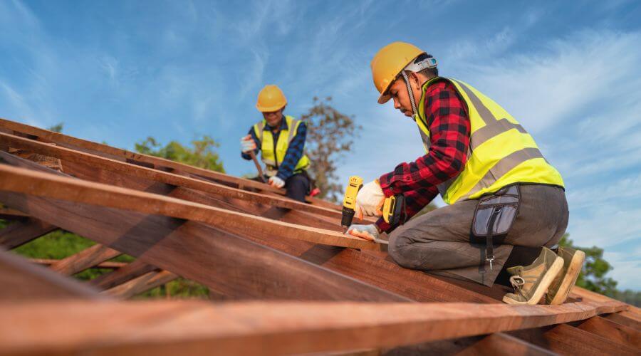 Professional gutter cleaning in Redding, CA